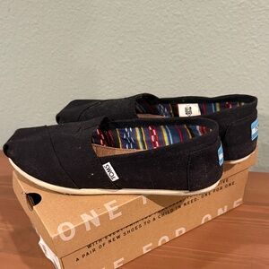 TOMS Black Canvas Slippers